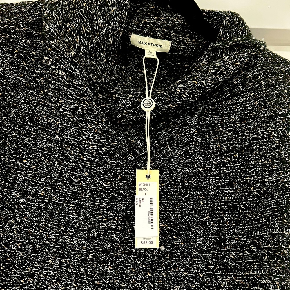 New black/white sweater